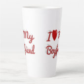 私は私のボーイフレンドかわいい赤い文字 カフェラテマグ (正面)