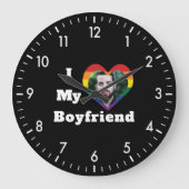 私は私のボーイフレンドが大好きゲイプライドLGBTQカスタムの写真 ラージ壁時計 (正面)