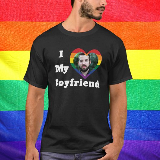私は私のボーイフレンドが大好きゲイプライドLGBTQカスタムの写真 Tシャツ