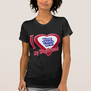 私は私のボーイフレンドが大好きフォト赤いハートブラック Tシャツ