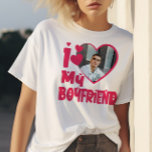 私は私のボーイフレンドを愛する赤いハートカスタム写真 Tシャツ<br><div class="desc">私は私のボーイフレンドが大好きカスタムハート写真</div>