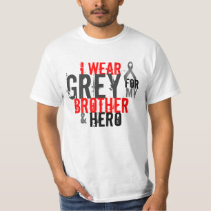 私は私の兄弟および英雄のための灰色を身に着けています Tシャツ