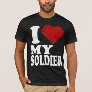 私は私の兵士を愛しますハートの芸術が(ティーの) Tシャツをリミックスす Tシャツ