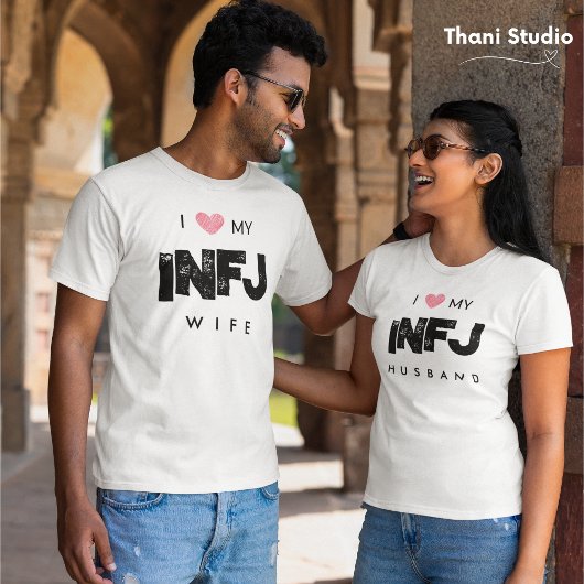 私は私の夫の人格の特性バレンタインが大好き Tシャツ