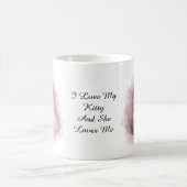 私は私の子猫を愛し、彼女は私を愛します コーヒーマグカップ (中央)