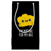 私は私の年齢のチーズパおもしろいンダークBGのために成熟している スモールペーパーバッグ (正面)