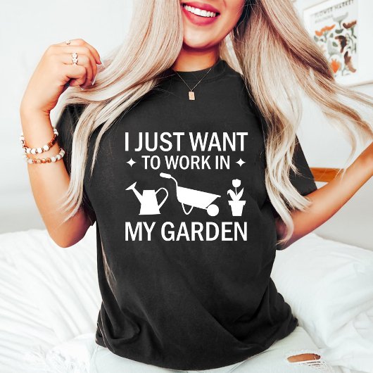 私は私の庭で働く/ Gardener おもしろい Black Tシャツ