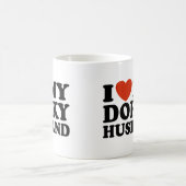 私は私の泥臭い夫が大好き コーヒーマグカップ (中央)