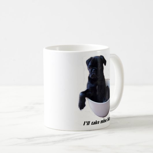 私は私の物に黒黒いパグのマグを取ります コーヒーマグカップ (正面右)