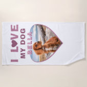 私は私の犬ピンクのハート写真犬の名前が大好き ビーチタオル (正面)