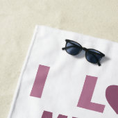 私は私の犬ピンクのハート写真犬の名前が大好き ビーチタオル (インサイチュ)