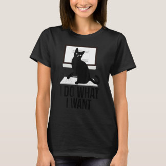 私は私の猫がラップトップに座って欲しいものを行う Tシャツ