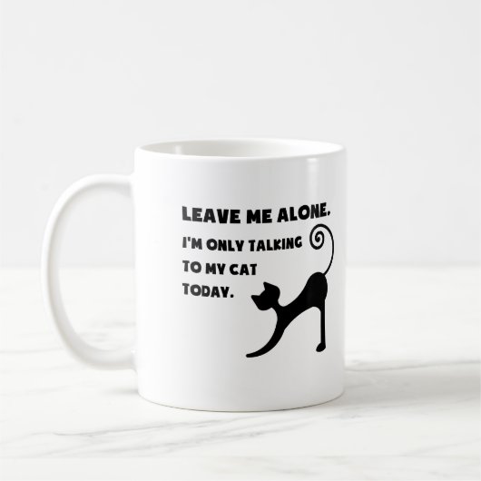 私は私の猫にだけ話しています コーヒーマグカップ (左)