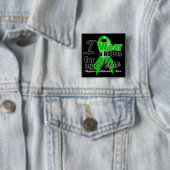 私は私の英雄のための緑のリボンを身に着けています 缶バッジ (インサイチュ)