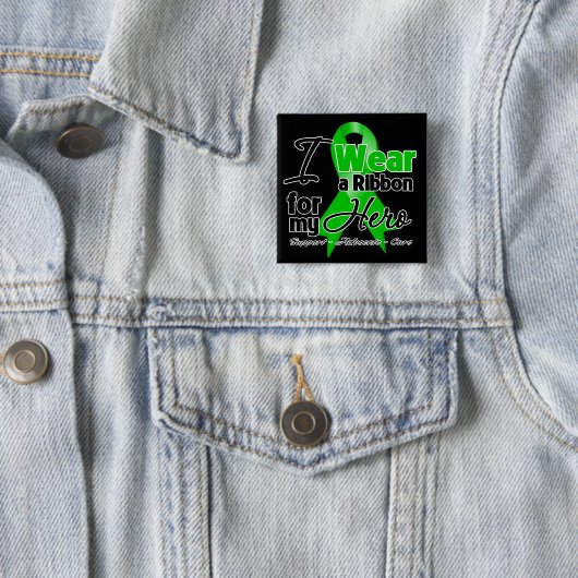 私は私の英雄のための緑のリボンを身に着けています 缶バッジ (インサイチュ)