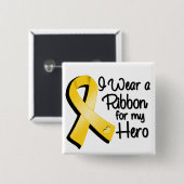 私は私の英雄のための金ゴールドのリボンを身に着けています 缶バッジ (正面&裏面)