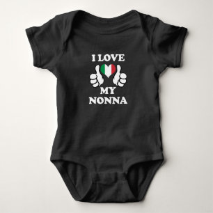 私は私のNonnaのイタリアンな祖母のベビーのワイシャツを愛します ベビーボディスーツ