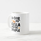 私は私のVizslaと多分3人の人々をビールが好き コーヒーマグカップ (正面左)