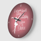 私は私を踊ります信じます ラージ壁時計 (傾斜)