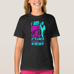私は空手の女の子で、普通の女の子の贈り物みたい Tシャツ