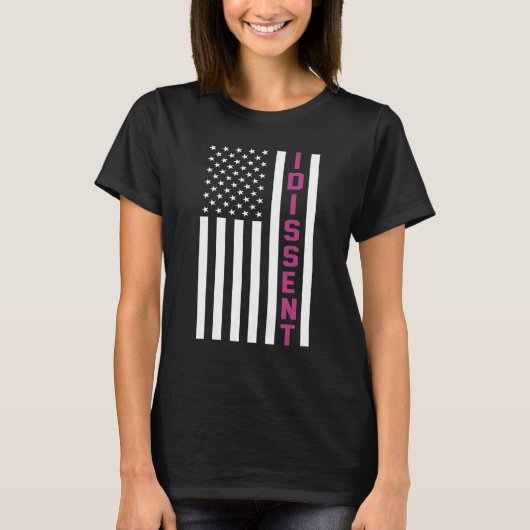 私は米国の旗を反対する女性フェミニストの抗議I Dissen Tシャツ (正面)
