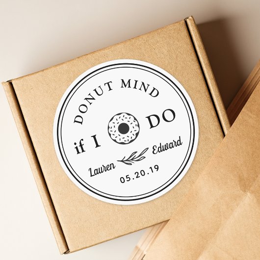 私は結婚式の好意を行う場合は素朴な手のドローされた心 ラウンドシール