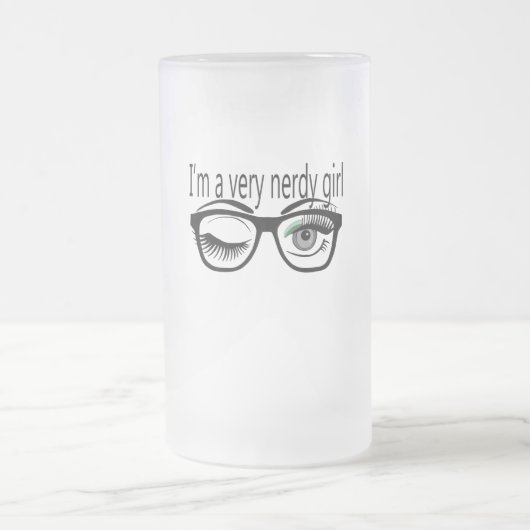 私は緑のアイシャドウを持つとても神経質な女の子だ フロストグラスビールジョッキ (中央)