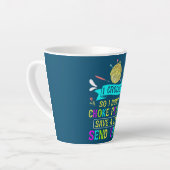 私は編み針だから私は人々の糸の編み物を窒息しない カフェラテマグ (左アングル)