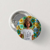 私は美しいボタン – エラ 缶バッジ (正面&裏面)