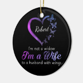 私は翼のある夫の妻の未亡人ではない セラミックオーナメント (左)