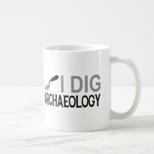私は考古学を掘ります コーヒーマグカップ (右)