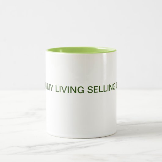 私は腐ったコーヒーカップを売って生計を立てている ツートーンマグカップ (中央)