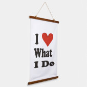 私は自分のやることが大好き 吊り下げ型タペストリー (傾斜あり)