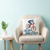 私は自分のスタントマウンテンバイクもしくは自転車に乗る人ヴィンテージ クッション (椅子)