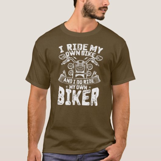 私は自分の自転車に乗り、自分のバイクもしくは自転車に乗る人に乗る Tシャツ (正面)