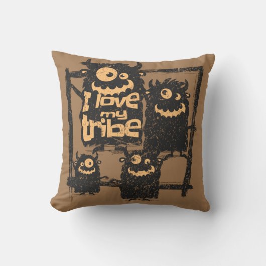 私は自分の部族のモンスターおもしろいファミリーのハロウィーンが大好き クッション (正面)