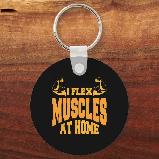 私は自宅で筋肉を曲げるボディビル強さユーモア キーホルダー (正面)