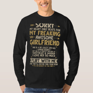 私は自由なガールフレンド素晴らしが少しCを愛している Tシャツ
