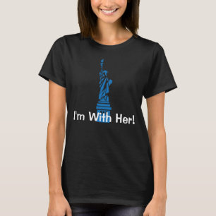 "私は自由の女神との彼女と"あります Tシャツ
