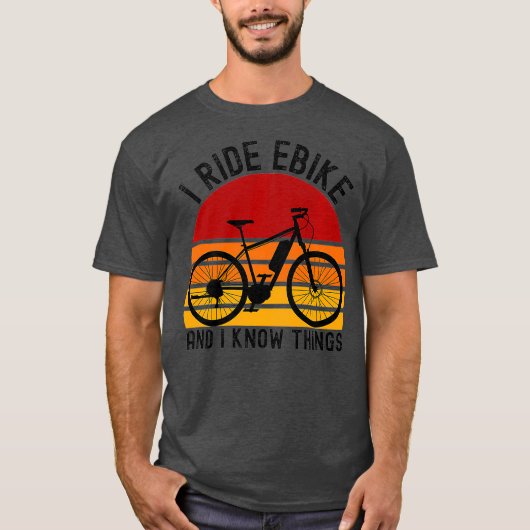 私は自転車に乗って、私は物事を知っている自転車のレトロ Tシャツ (正面)