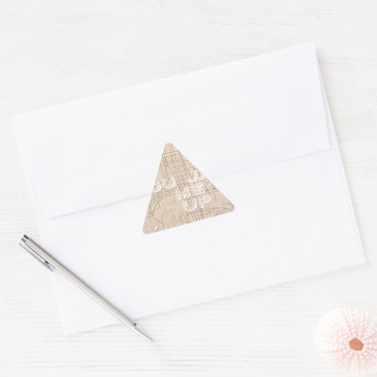 私は茶色のハクナマタタ行く木が大好き 三角形シール (封筒)