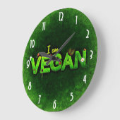 私は草が茂った自然の質と書かれるビーガンです ラージ壁時計 (傾斜)