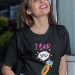 私は言ったYesタイポグラフィニュー婚約したリングや輪漫画 Tシャツ<br><div class="desc">皆にエキサイティングなニュースを知らせる素晴らしい方法は、この可愛いデザインは私が可愛い漫画のリングのモチーフとyesを言ったレタリングを持っている。</div>
