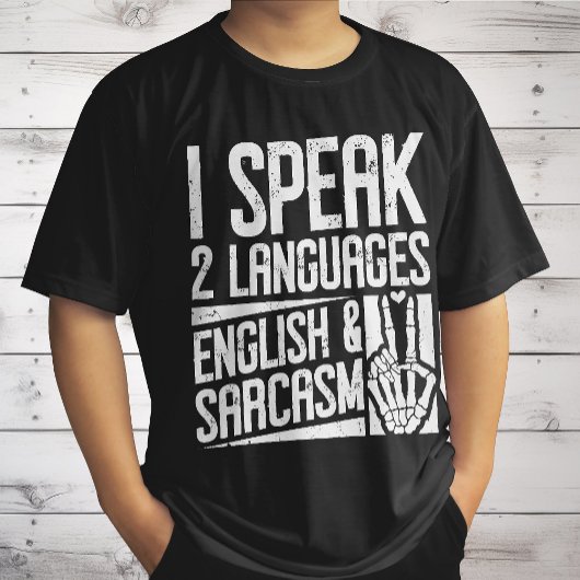 私は話二言語英語の皮肉やる気を起こさせる Tシャツ