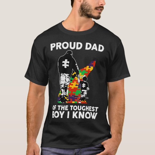 私は誇りを持った自閉症を知っている最もタフな少年のメンスパパ Tシャツ (正面)