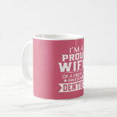 私は誇り高い歯科医の妻です コーヒーマグカップ (正面左)