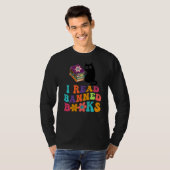 私は読本を禁止した黒猫の読書本のBookworm Wom Tシャツ (正面フル)