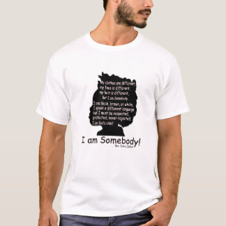 私は誰かです Tシャツ