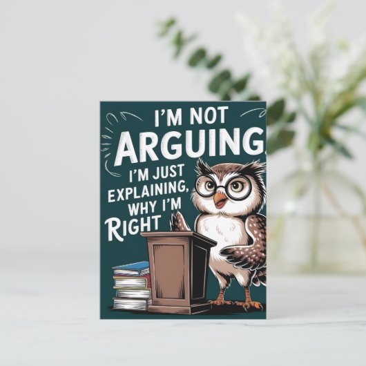 「私は議論をしていない、単に説明している」おもしろいフクロウ漫画 ポストカード (スタンド正面)