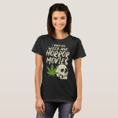 私は走ホラー映画の雑草スカルおもしろいハロウィーンストーン Tシャツ (正面フル)